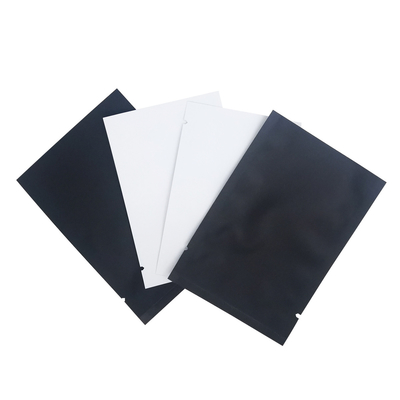 Αγορά Χρωματιστά Ματ Μαύρο Λευκό Φόλιο Mylar Vakuum Σφραγιστέα θερμότητα Σφραγιστέα τσάντες με δακρυσμένες εγκοπές για συσκευασίες τροφίμων online manufacture
